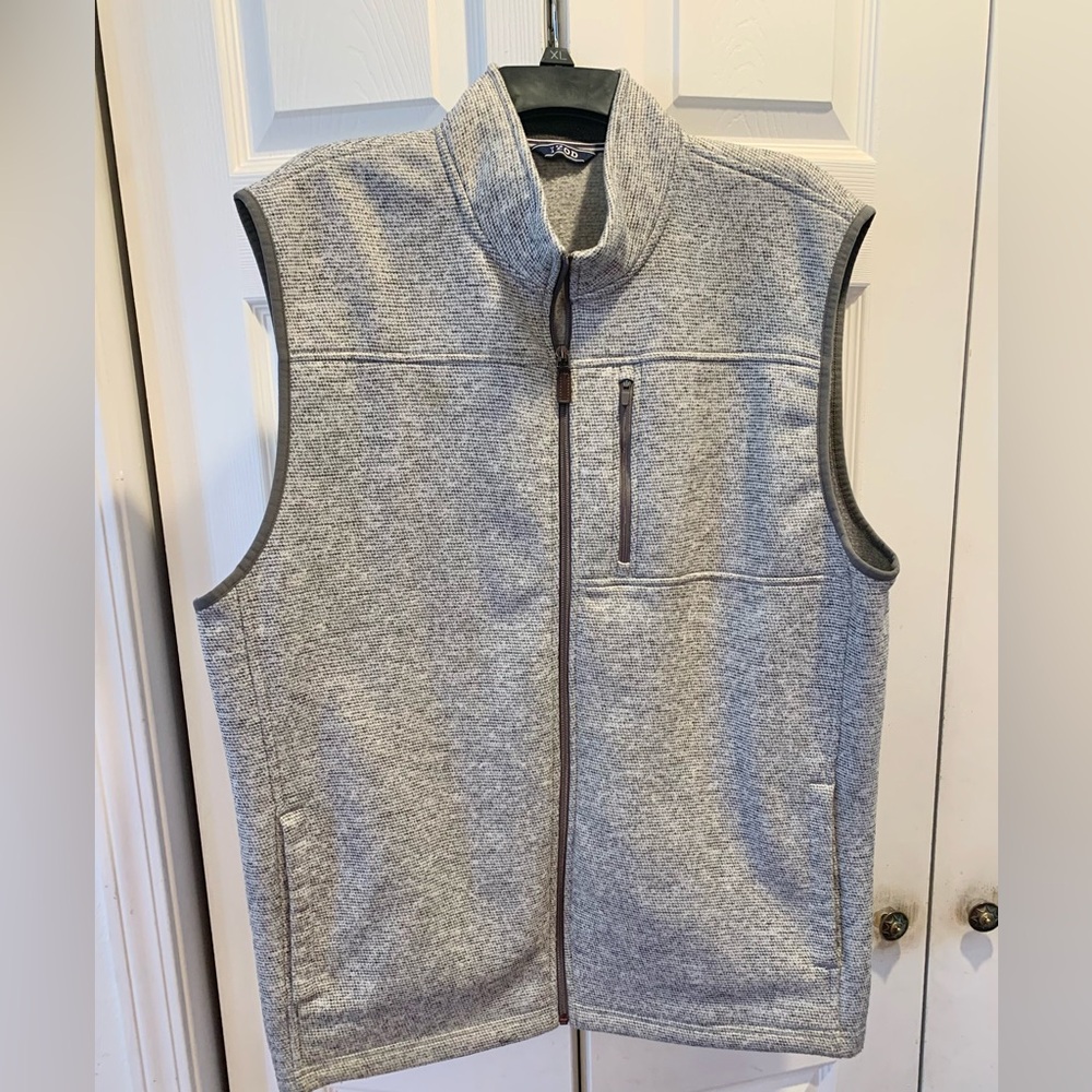 Izod Men’s Gray Full-Zip Sweater Vest with Standing Collar